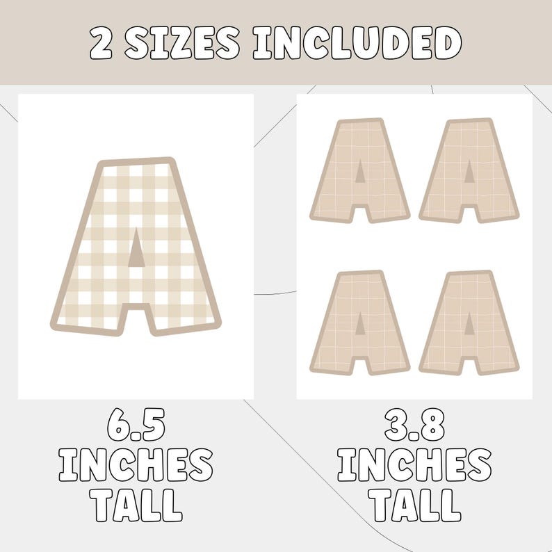 Op de afbeelding: Twee sets van de letter "A" ontwerpen in beige en wit geruit patroon. E&eacute;n grote letter is 16,5 cm hoog, en de andere set van vier kleinere letters is 9,7 cm hoog. De tekst "2 SIZES INCLUDED" staat bovenaan.