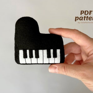 Piano sewing pattern PDF and SVG, musical instruments felt ornaments, baby mobile music, easy sewing projects, hand sewn stuffed toy piano image 4