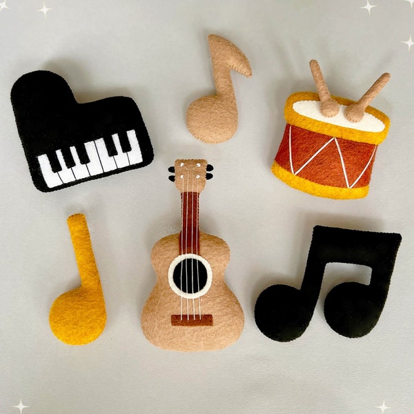 Instruments de musique patron de couture en feutre ensemble de 4 PDF & SVG, notes de musique, piano farci bricolage, tambour, guitare acoustique, musique mobile pour bébé