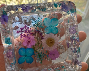 Square Customizable Floral Resin Ashtray w/ Gold | Silver | Copper Flake Details