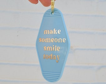 Make Someone Smile Today Llavero / llavero retro, llavero sonriente, llavero preppy, regalo para ella, regalo universitario, regalos de hermandad