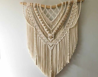 Macramé mural