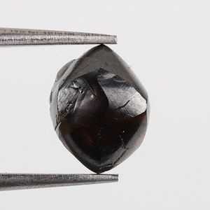 2.33 CT, 7.90 X 6.20mm Natural Rough Diamond, Raw Diamond, Uncut Diamond Fancy Grey color Diamond.