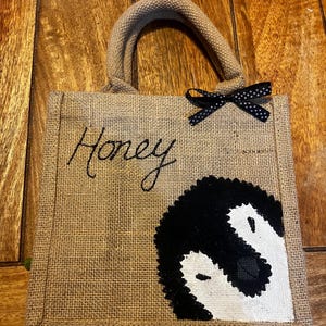 Penguin Design Personalised Jute Bag – Sustainable Custom Name Tote. Gift for Nan or penguin class image 10