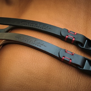 Bracelet fabriqué à la main par C.K Mike en cuir Horween avec ancre Peak Design