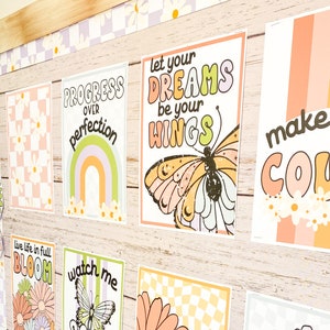Cartazes decorativos imprimíveis com tema de primavera retrô para quadro de avisos ou displays de porta com citações inspiradoras