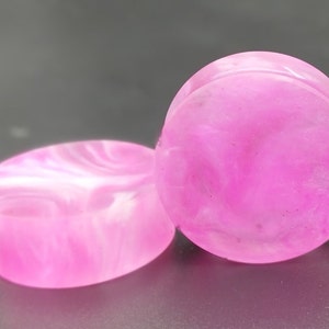 1 pair of 40mm resin plugs