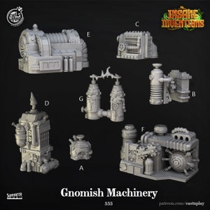 Peut inclure: Un ensemble de 10 modèles miniatures d'engins gnomiques imprimés en 3D. Les modèles sont en plastique gris et présentent des détails complexes, tels que des engrenages, des tuyaux et des vannes. Les modèles sont étiquetés avec les lettres A à G. Le texte "Gnomish Machinery" et "555" est imprimé en bas de l'image.