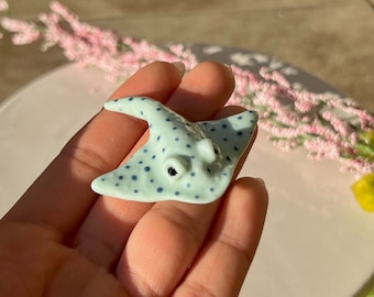 Stingray-figur - handgjord polymerlerafigur