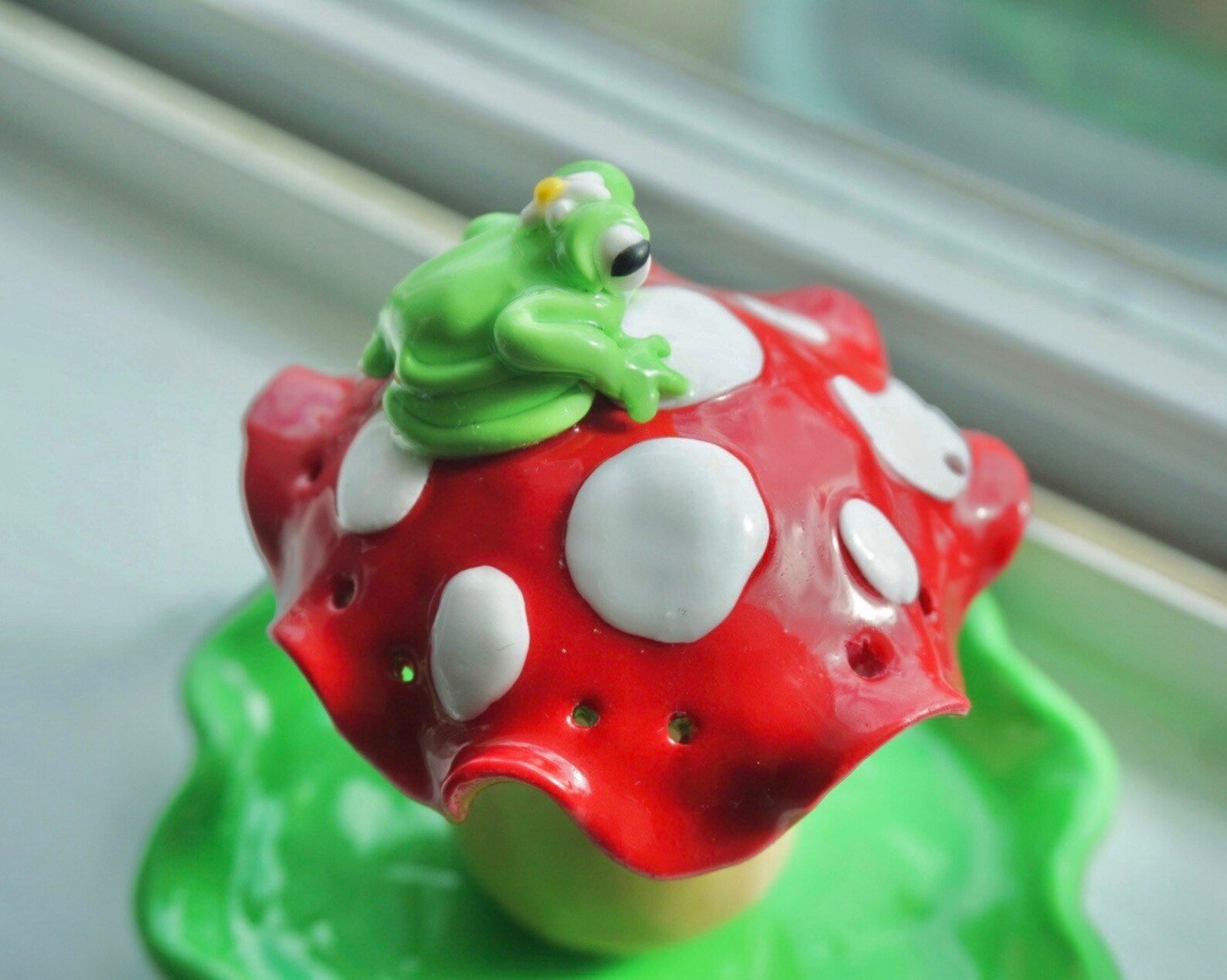 Frog on mushroom jewelry holder/dishhandmade polymer clay Etsy