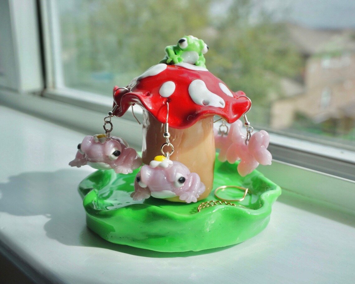 Frog on mushroom jewelry holder/dishhandmade polymer clay Etsy