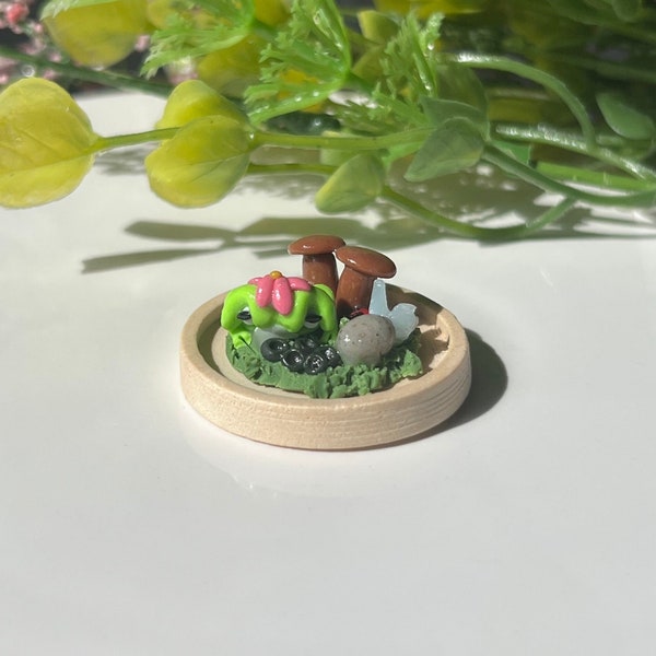 Tiny frog terrarium- handmade polymer clay figurine/decoration- cute frog figurine