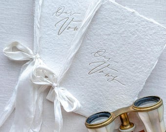 Libro de votos color crema: lámina dorada, papel hecho a mano (4x6)