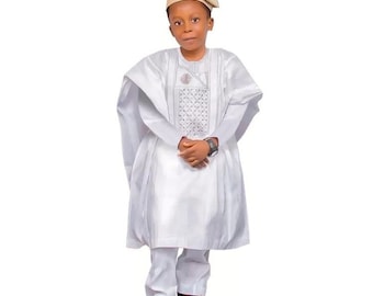 男の子用スーツ、男の子用服、アフリカの男の子用衣装、アフリカの男の子用ドレス。子供用アグバダ