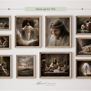 Puede incluir: Una taza de cerámica blanca con un asa negra y el texto "But First, Coffee" en un estilo manuscrito. La taza está sobre una superficie blanca. La taza mide aproximadamente 10 cm de alto.