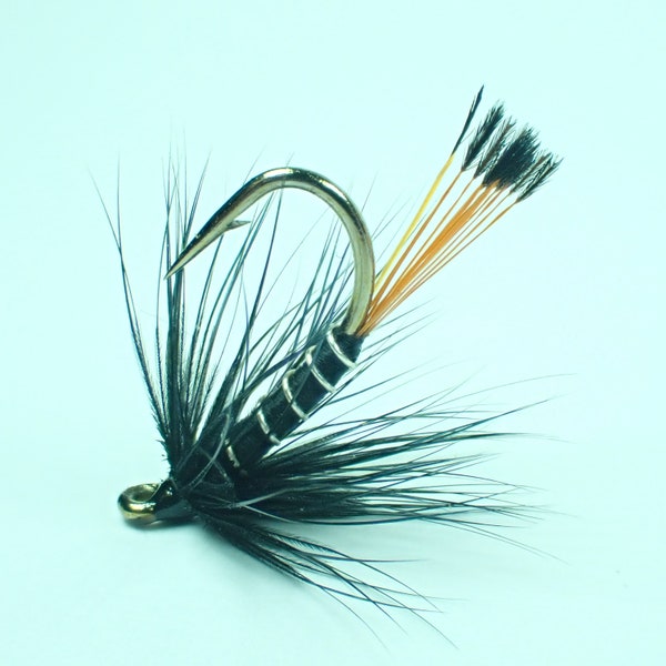 Mouche noyée traditionnelle Black Pennell. Un modèle classique et éprouvé. Un excellent cadeau pour les pêcheurs à la mouche.