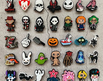 Amuletos de zapatos de Halloween, amuletos de zuecos de miedo, decoración de zapatos de truco o trato, personajes de terror, amuletos de zapatos de calabaza, alfileres espeluznantes de Halloween para bolsos