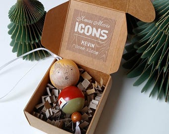 Hand-Painted CHRISTMAS MOVIE Wooden tree BAUBLE: Kevin - Home Alone inspired