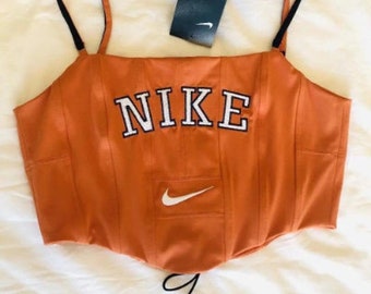 nike crop top outfit