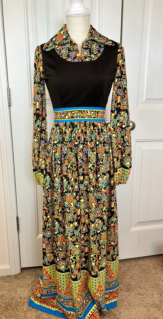 Vintage 1970's Floral Maxi Dress/UNIQUE/Long Sleev