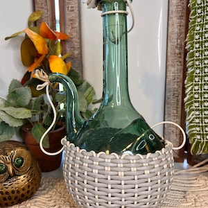 Green Glass Porrón De Vino Wine Jug Decanter With Ice Chamber and Raffia  Grass Stoppers 