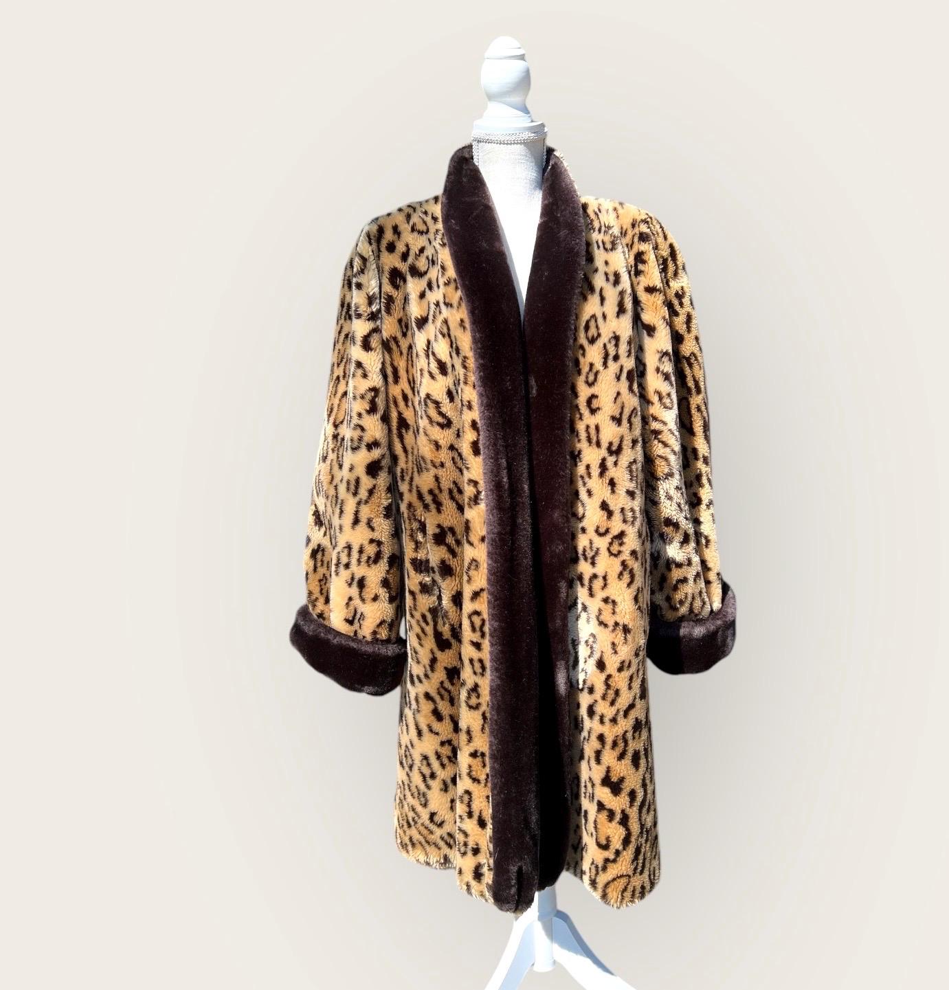 Vintage 80s Plush/faux Fur Leopard Print Swing Style Open