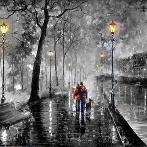 Puede incluir: Pintura en blanco y negro de una pareja caminando con un perro por una calle mojada por la noche. La escena est&aacute; iluminada por farolas ornamentadas. La pareja lleva abrigos coloridos y los edificios del fondo son en escala de grises.