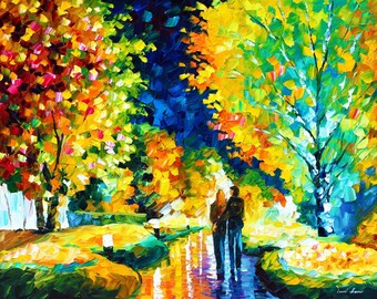 Puede incluir: Pintura impresionista de una escena de parque con una pareja caminando por un sendero. La obra presenta colores vibrantes, incluyendo amarillo, naranja, rojo y azul, que representan árboles y follaje. El estilo se caracteriza por pinceladas gruesas.