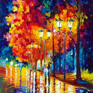 Peut inclure: Peinture impressionniste d'une sc&egrave;ne de rue pluvieuse la nuit. L'&oelig;uvre pr&eacute;sente des couleurs vives, notamment orange, jaune, bleu et violet. Des lampadaires &eacute;clairent un couple marchant sous un parapluie, se refl&eacute;tant dans le pav&eacute; mouill&eacute;.