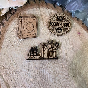 Bookish wood magnet set