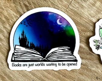 Etiqueta engomada de libros esperando ser abiertos.