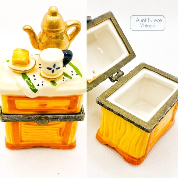 Vintage Tea Time table gold teapot trinket box || Vintage pill box || Engagement ring box || Vintage ring box || Tea gift || Tea ring box