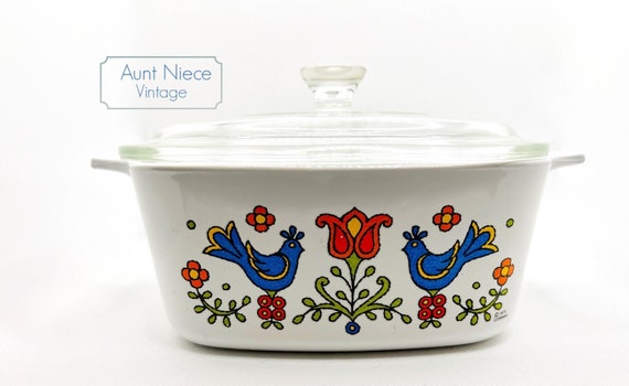 Vintage Corningware Country Festival  1.5 quart casserole dish with glass handle lid blue birds red floral A 1 1/2 d c. 1975