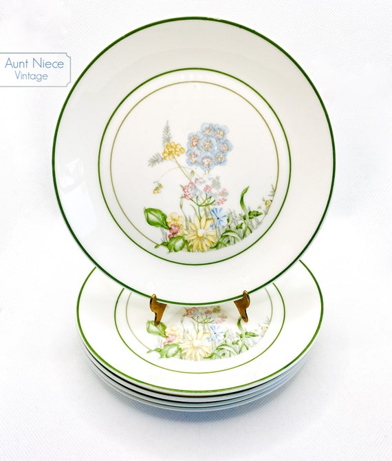 Set of 5 Vintage Royal Albert 6.5'' plates "Spring Dawn New Romance" c. 1970s