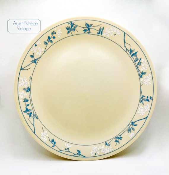 Selection of vintage Corelle by Corning First Of Spring 10'' dinner plates c.1980s