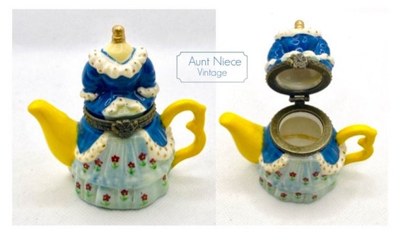Vintage Trinket Box Seamstress Teapot || Vintage pill box || Engagement ring box || Vintage ring box || seamstress gift || costumer gift