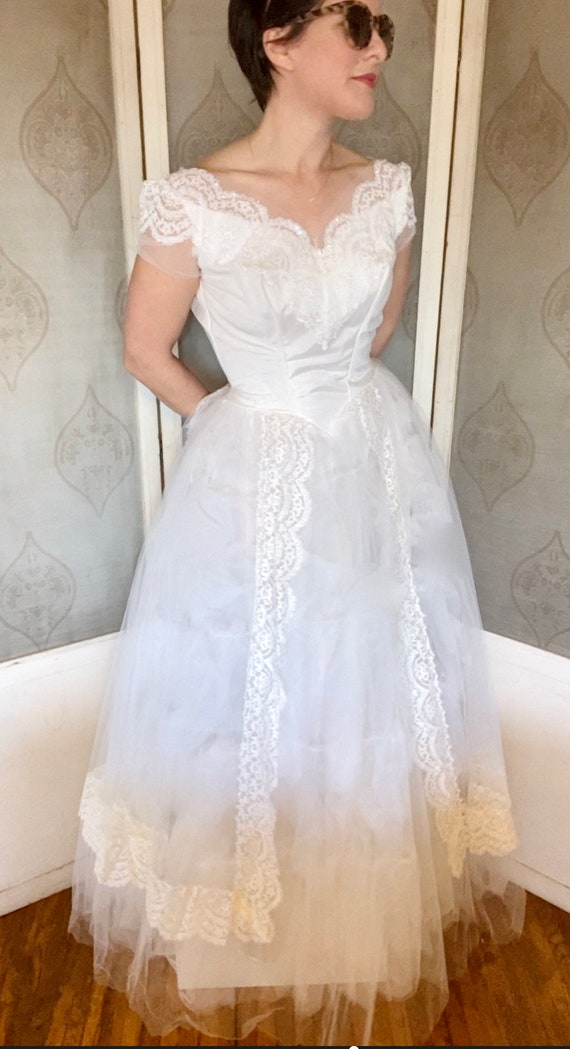 retro wedding dress