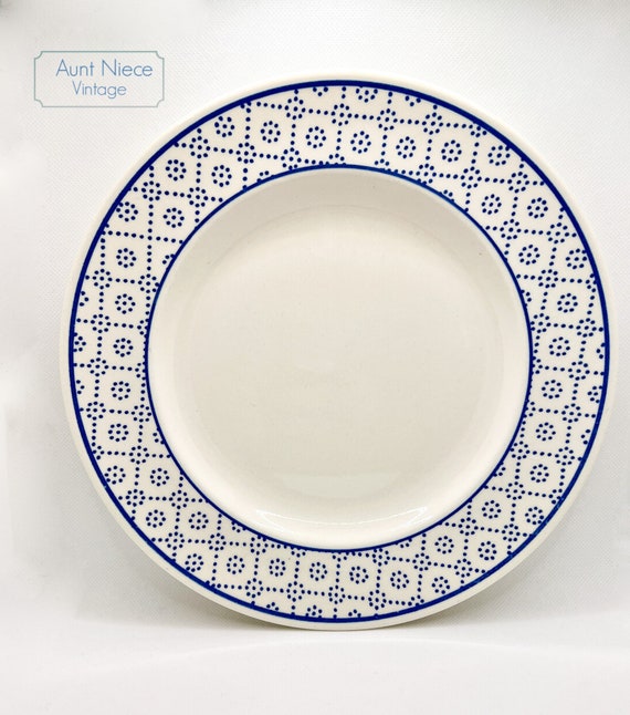Vintage 1980s Plate Homer Laughlin 1983 10'' Dinner plate blue on ivory pointillism dot design needlepoint floral c. 1983