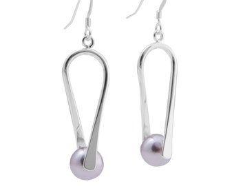 Shell Pearl Earrings – Grey