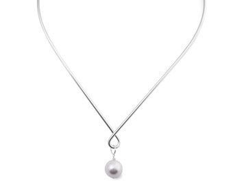 Shell Pearl Twisted V Choker - White