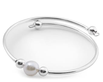 Single Shell Pearl Bracelet / Bangle – White