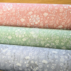 Tessuto in popeline di cotone 100% con motivo floreale Pixie ~ Rose & Hubble 112 cm di larghezza - sartoria, quilting, artigianato, abbigliamento