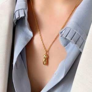18CT Gold Plated Female Body Pendant Necklace | Feminine Contour | Curvy Voluptuous Jewellery | Precious Gifts for Her