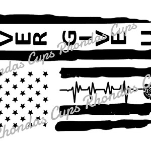 Puede incluir: Diseño gráfico en blanco y negro de una bandera estadounidense con las palabras "NEVER GIVE UP" y una línea de latido del corazón con una rosa. Las palabras "Rhonda's Cups" se repiten en todo el diseño.