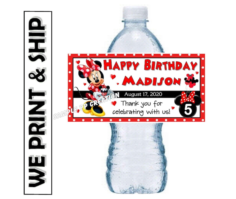 Puede incluir: Etiqueta de botella de agua con fondo de lunares rojos y blancos. La etiqueta presenta una imagen de dibujos animados de Minnie Mouse y el texto "Happy Birthday Madison August 17, 2020 Thank you for celebrating with us!"