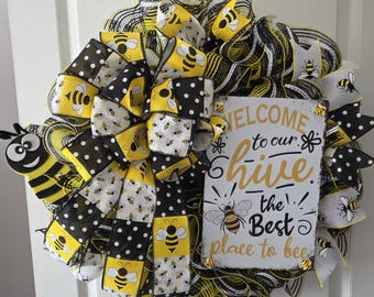 Bee Wreath, 24" Spring Door Decor