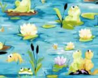 Grenouilles au jardin de l'étang de Paul dans des tons de vert bleu et jaune SB20408-950 par Susybee de Clothworks Vendu par incréments de 1/2 yard