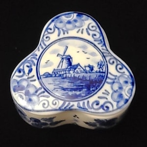 Vintage Dutch Delft Windmill Motif Trinket Box (c.1963)