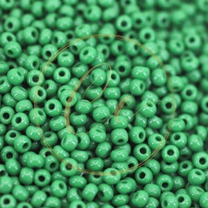 Green Seed Beads, 8/0 (3mm) Czech Seed Beads 25 grams / GSB8-M91