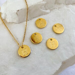 2 pcs Gold Plated Initial Pendants, 10mm Round Brass Letter H Charm / GPL-7H